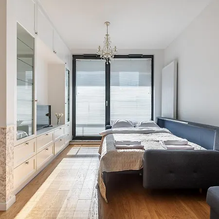 P&o Aleja Krakowska Apartman Varsó