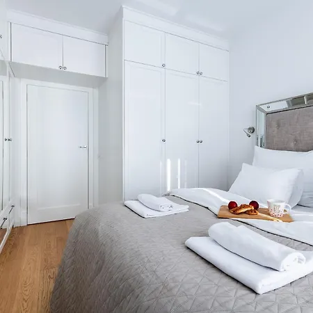 P&o Aleja Krakowska * Warsaw