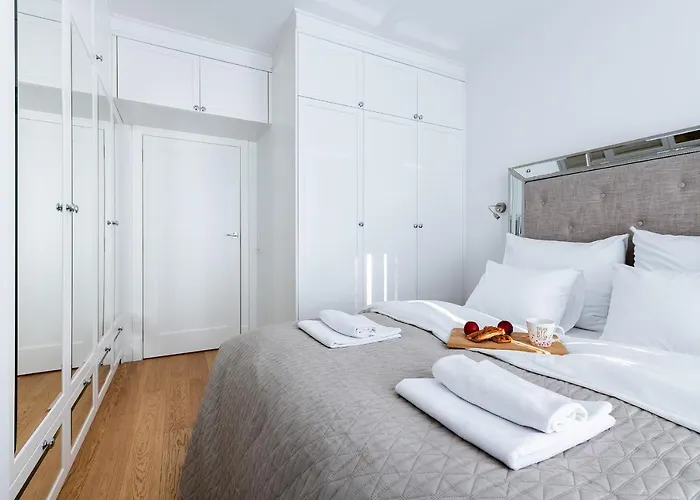 P&o Aleja Krakowska * ワルシャワ