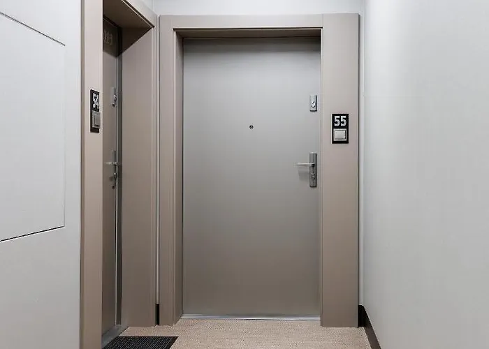 P&o Aleja Krakowska Apartman Varsó